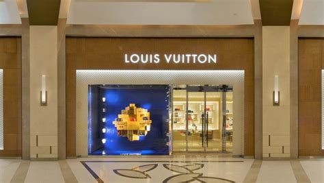 lv solaire store hours|louis vuitton manila solaire.